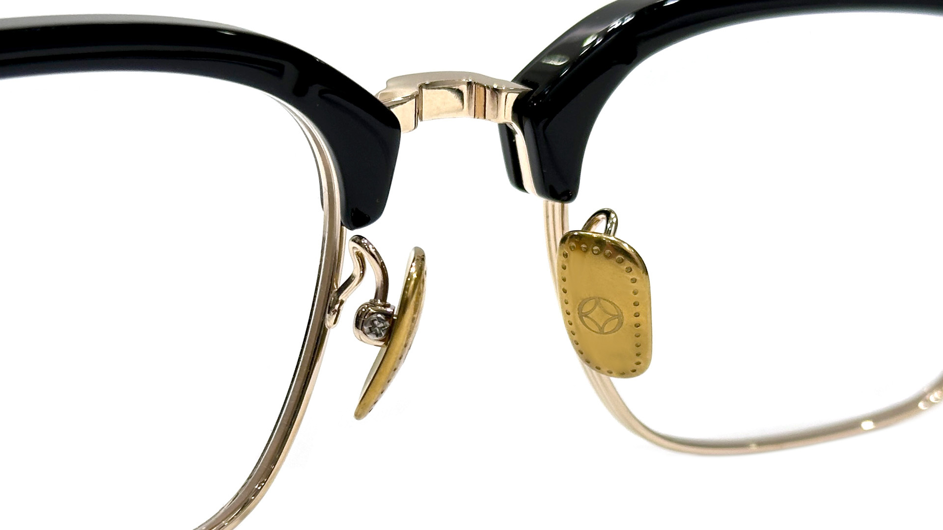 999.9 ハイエンドライン M-01H 純チタン製のメタルパッド