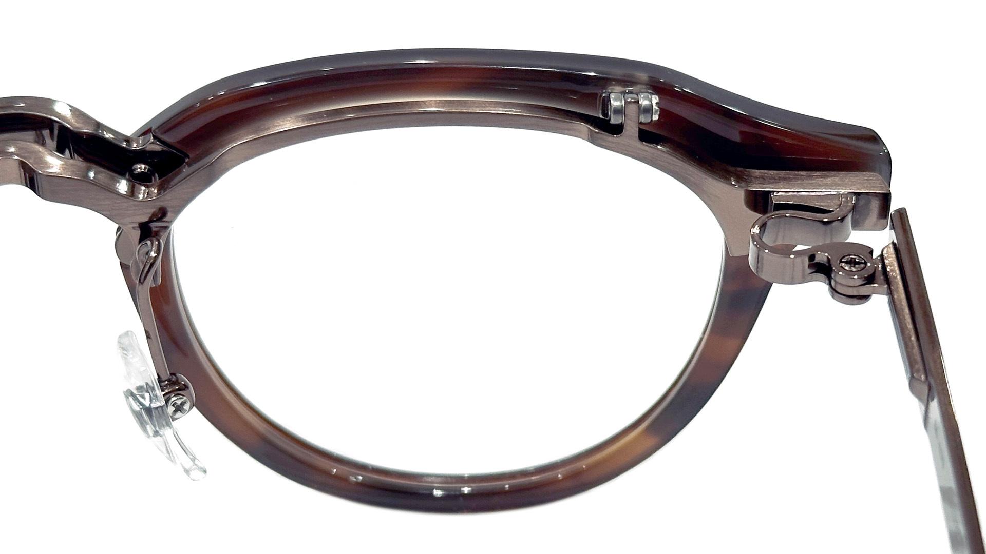 999.9 フリップアップスタイル M-400 一体成型のメタルブロウ