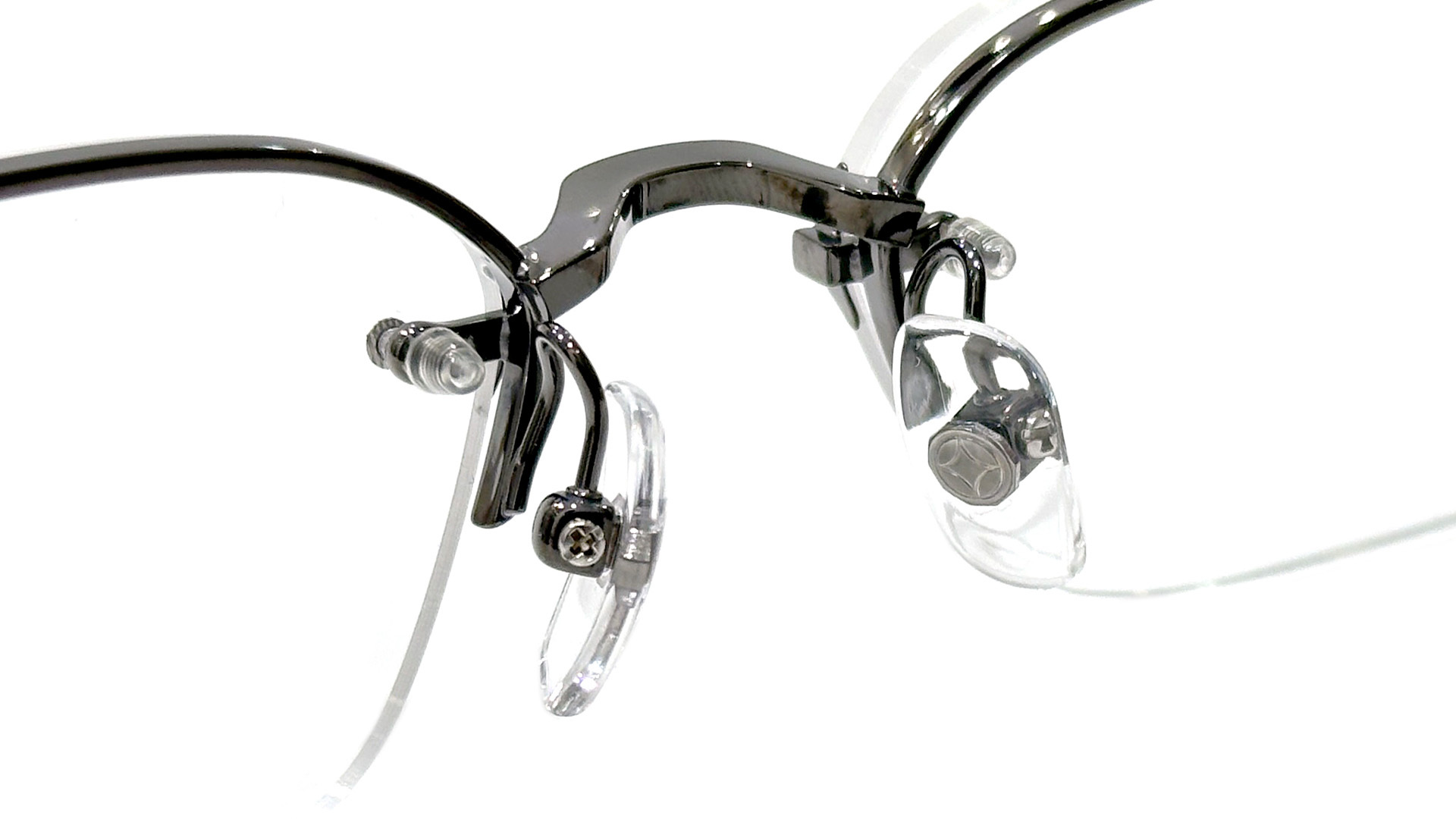 フォーナインズ チタン製メタルフレーム O-36T オリジナルのスクエアパッド