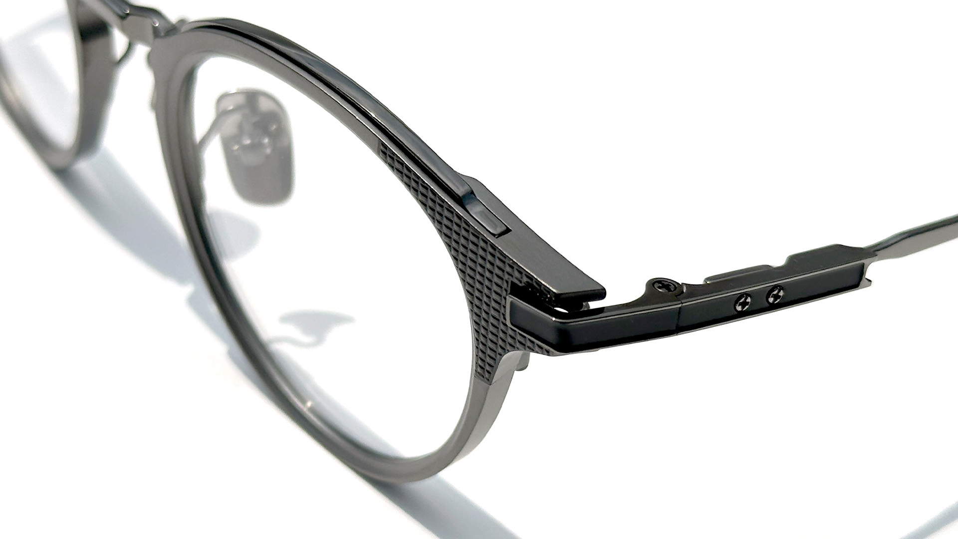 999.9 NEW EYEWEAR S-11T H 緻密に組み込まれたチタン製のフロント
