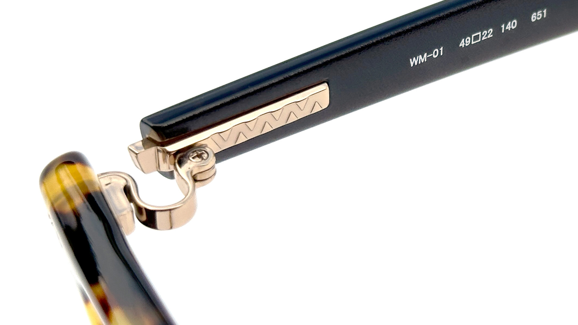 フォーナインズ ホワイトマウンテニアリング WM-01 テンプル内側の処理