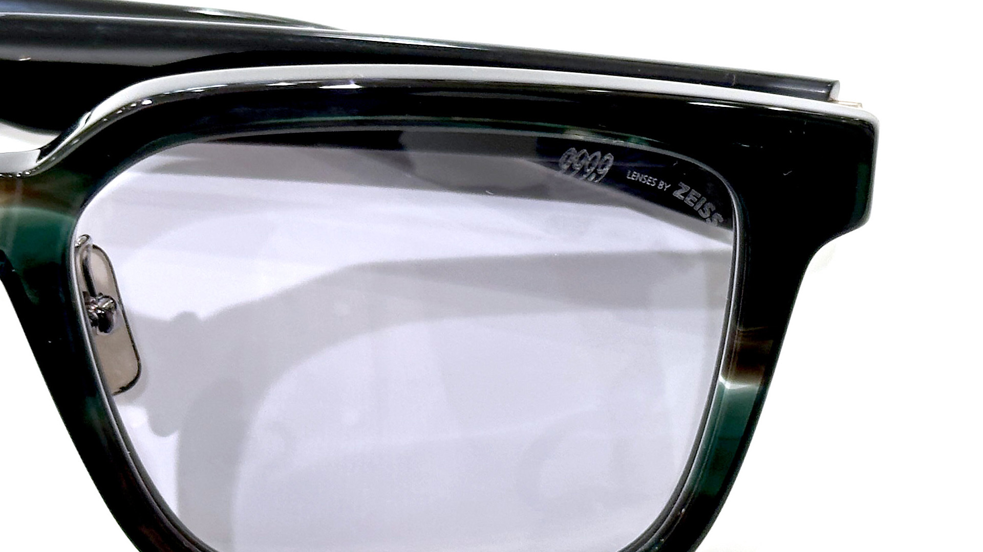 999.9 feelsun 新作サングラス F-60NP ZEISS series ツァイス社製のベースカラー付き調光レンズ